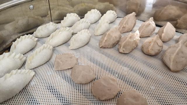 莜面饺子的做法，莜面饺子素馅做法大全（老张莜面的大嫂这样做莜面锅巴饺子）