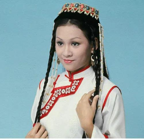 周润发的生活婚姻状况，周润发和余安安：离婚38年
