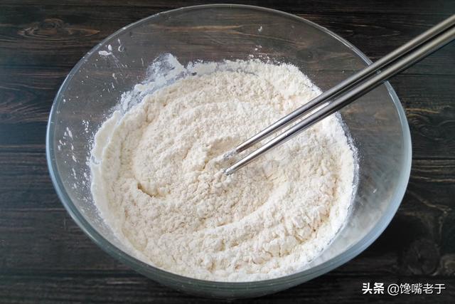 一个大熟包子有几克呀，一两包子有3个明明不止50克