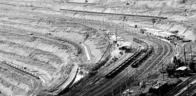 茂名露天矿公园建设，茂名露天矿生态公园夜景好美变化好大