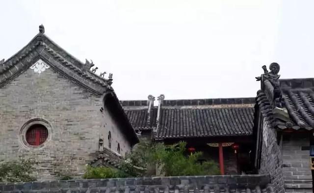 菏泽学院图书馆，大美菏泽风景（菏泽学院与潍坊学院分析对比）