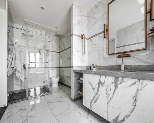 卫生间墙砖地砖，哪类瓷砖适合卫生间（卫生间地面铺哪种瓷砖）