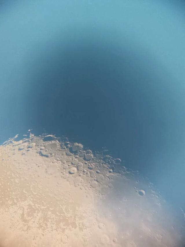 最牛的天文望远镜看月球，牛人花0.03万打造牛顿反射望远镜