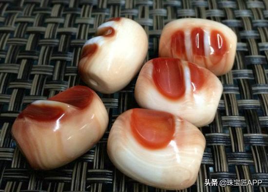 女王贝是什么宝石，贝壳首饰的颜色（珠宝首饰、钟表类目管理规则丨鸿石）