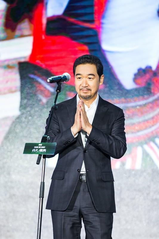 张国立的婚姻史，张国立与罗秀春离婚34年