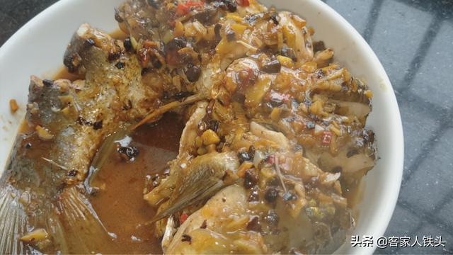 家常焖鱼最简单做法，鹏厨教你做酱焖鱼