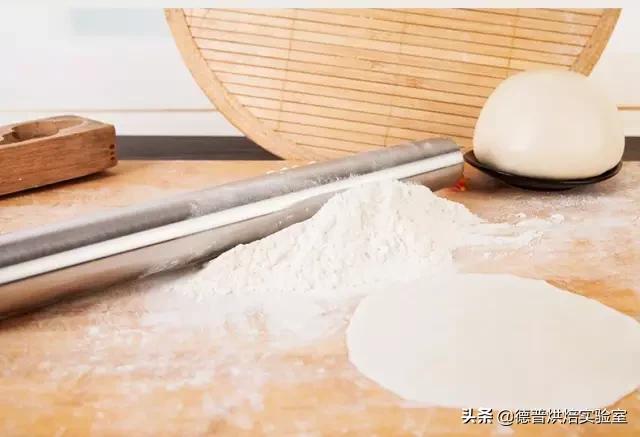 擀面杖如何制作，有时候擀面杖也能做出艺术甜品