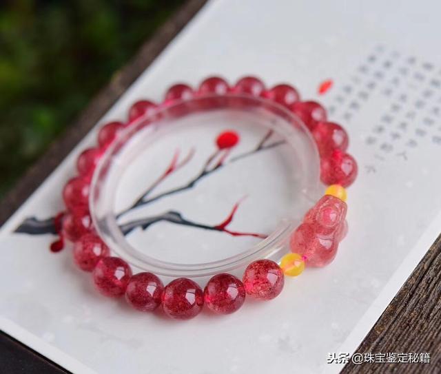 白水晶和红草莓晶有什么区别，读完这篇文章让你更加认识草莓晶