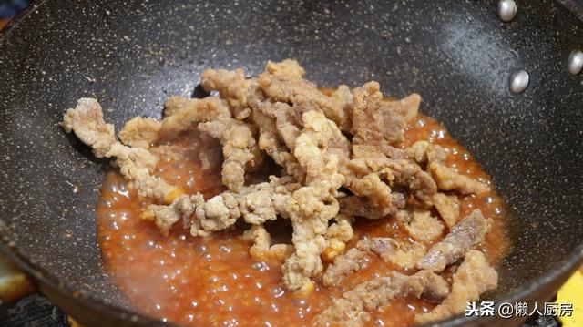 糖醋里脊肉的家常做法，家庭糖醋里脊肉的家常做法（大厨分享糖醋里脊的做法）