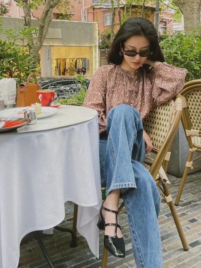 细跟的高跟鞋穿搭，今年的时髦高跟鞋都在这儿了