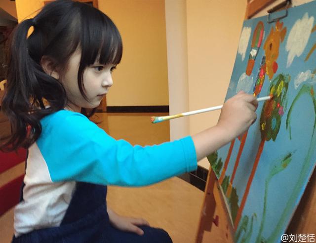 刘楚恬一家三口，小芈月刘楚恬人气不输孙俪