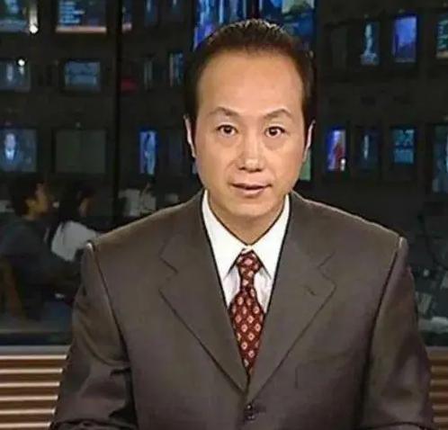 罗京追悼会全部过程，在罗京葬礼上哭到昏厥的妻子