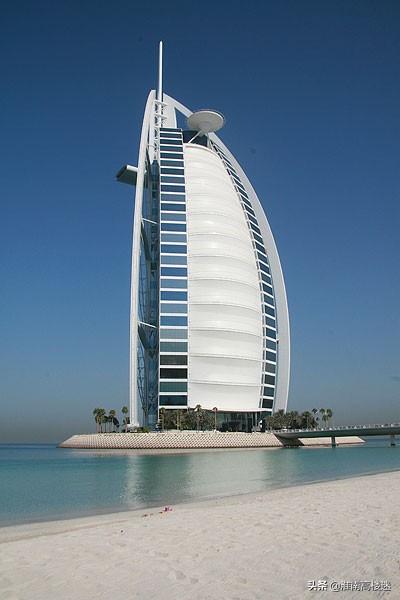 阿联酋迪拜最高楼，阿联酋56层321米迪拜