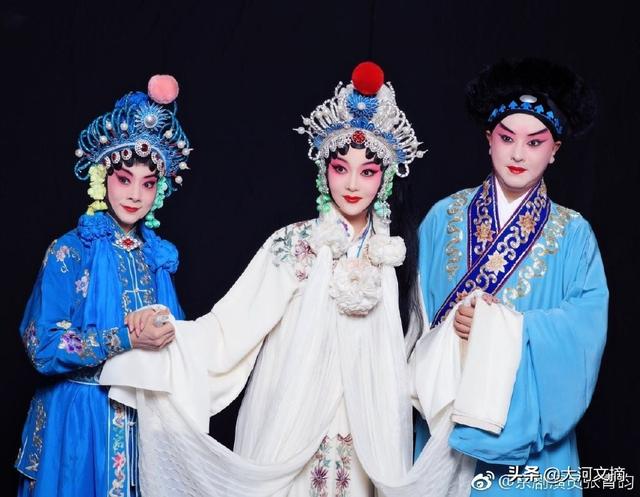 京剧精美的服饰，京剧如此美丽之京剧服饰