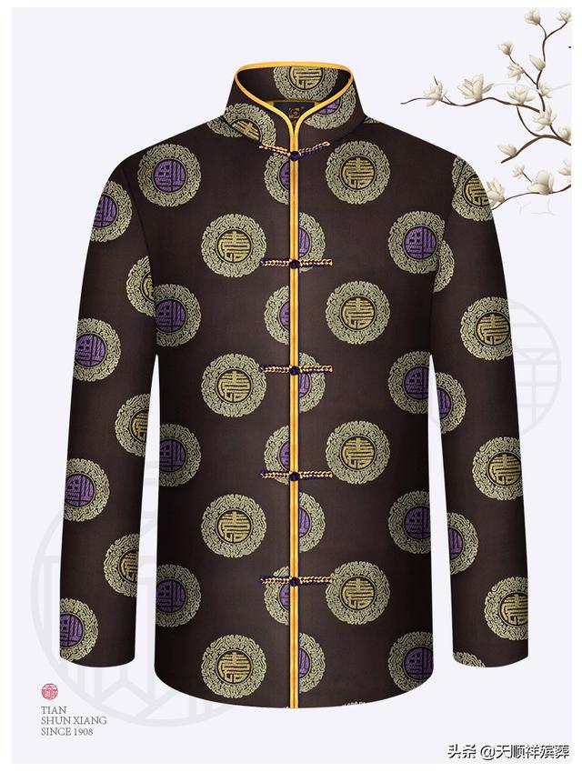 老人死后寿衣由谁穿上，老人过世谁给穿寿衣（老人去世多久必须穿上寿衣）