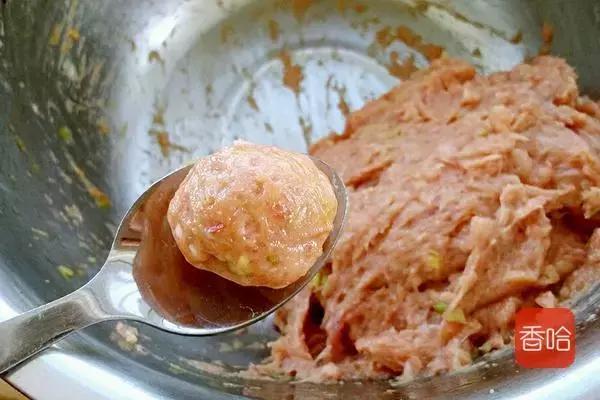 牛肉丸子汤的家常做法，做牛肉丸子汤的方法