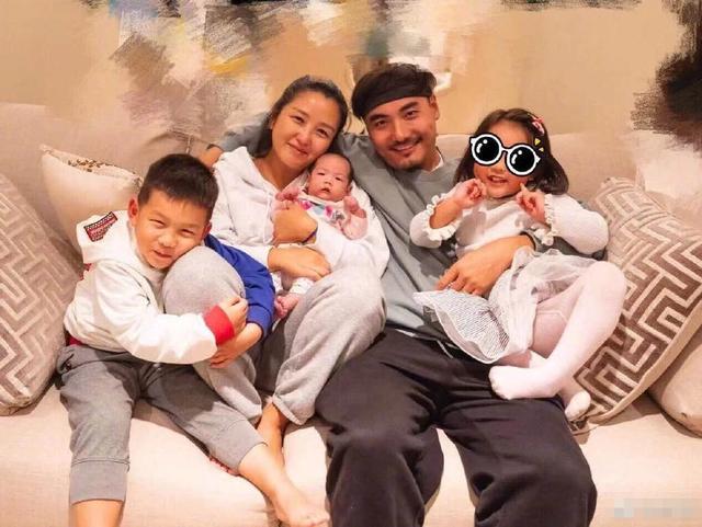 何洁释小龙为什么分手，何洁释小龙为什么不能一起（回顾何洁和释小龙、赫子铭的分手原因）