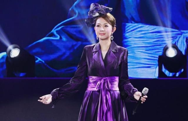 2000年卓依婷死亡的真相，卓依婷为何离开歌坛