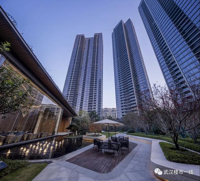 公建化外立面施工需要搭架子吗，公建化外立面是个什么东西