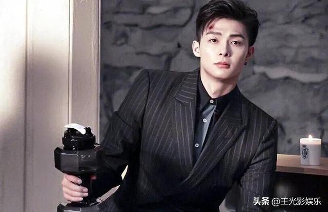 国内十大国宝级男星，盘点国内十大男明星名气排行榜