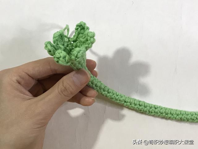 情人节礼物送什么与众不同的情人节，钩一朵永不凋谢的钩针玫瑰花送给爱人！