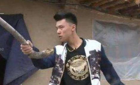 变形计少年为兄弟寻父，《变形计》中他信守承诺去往西藏帮小伙伴寻父