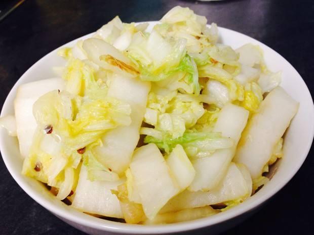 怎样炒白菜最好吃，炒白菜怎么炒才入味好吃