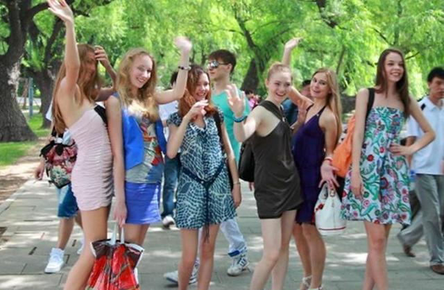 世界上最小陨石坑直径，俄一陨石坑钻石储量全球够用3000年