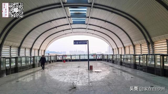 武汉地铁5号线南三环站点，武汉地铁5号线二期工程顺利首铺