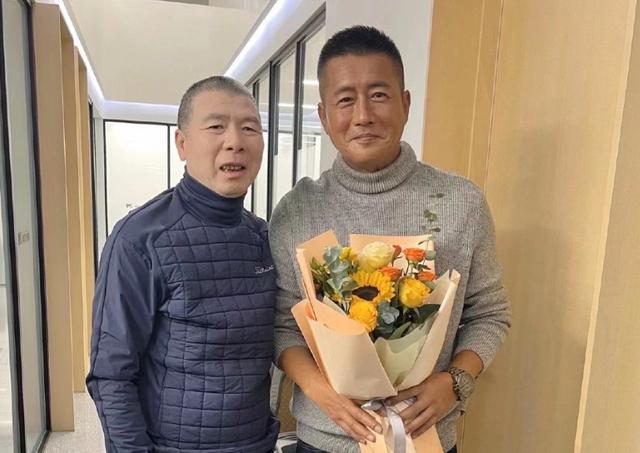 冯小刚得了什么病，冯小刚因何得了白癜风（移民风波后的冯小刚现身）