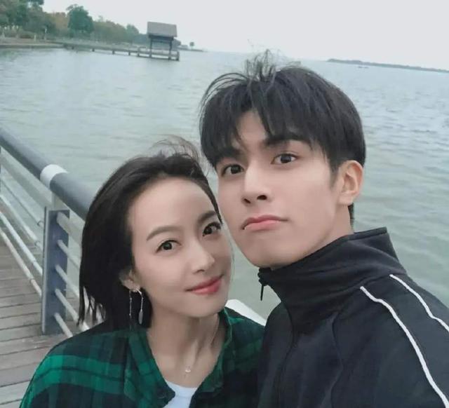 甜甜的年下恋，张新成《微暗之火》再演学霸