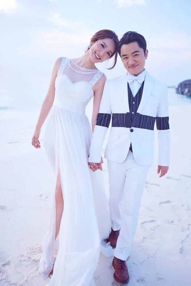 王祖藍37歲嬌妻身材逆天，網友：這哪像生過兩個孩子的媽媽？ 街拍正妹 第1张