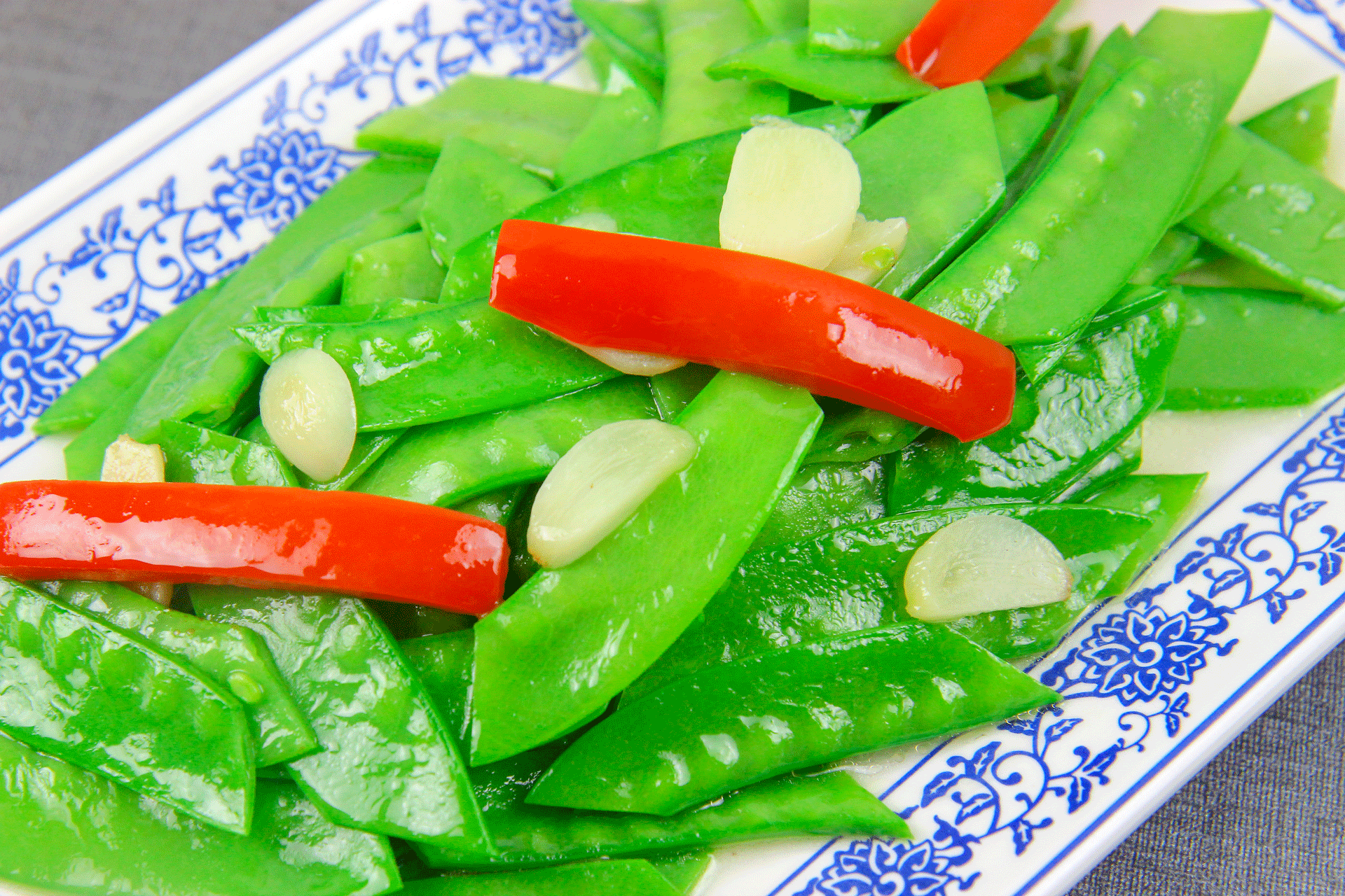 清炒荷兰豆怎么做才好吃窍门，大厨教你清炒荷兰豆