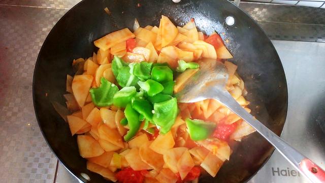 西红柿炒土豆简单做法窍门，西红柿炒土豆