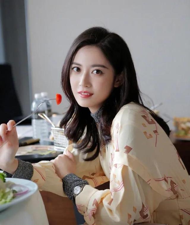 唐嫣带红了陈钰琪，跑龙套跑到演女主