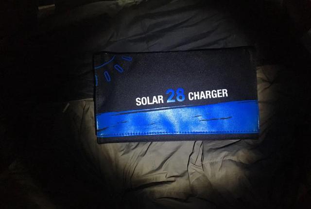 旅行充电器怎么使用教程，户外驴友充电怎么解决