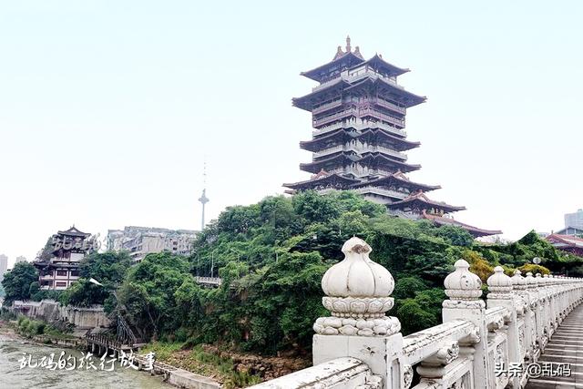 历史上公认的三大古楼，曾是唐代四大名楼之首