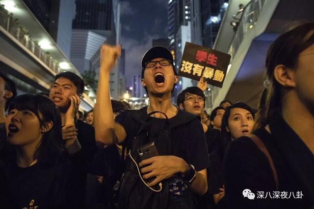 为什么陈伟霆总是唱野狼disco，土了陈伟霆火了撒贝宁的