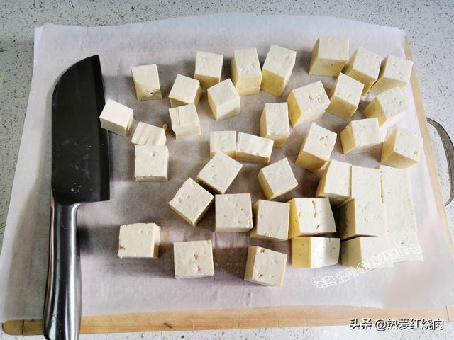 豆腐怎么做成绍兴腐乳，普通的一块豆腐