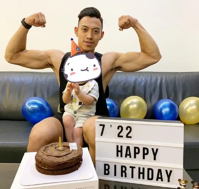「肌肉奶爸」秀身材，大胸肌、麒麟臂，這樣的奶爸夠型男 健身減肥達人 第9张