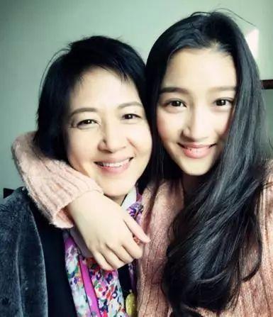 明星与父母合照，杨迪刘诗诗