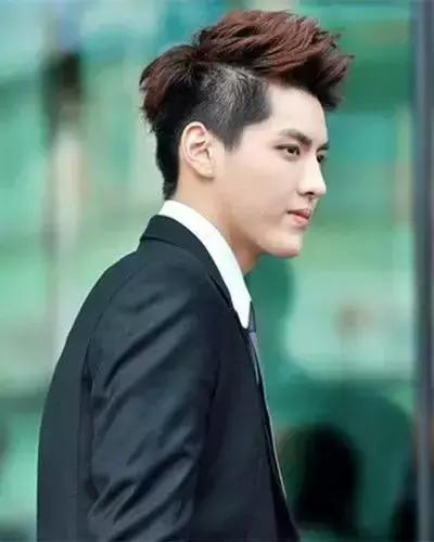 小脸型适合什么样的发型图片，看脸型选发型才是王道（量感小的脸型适合的发型）