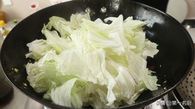 酸辣大白菜的做法，酸辣大白菜做法简单好吃又开胃（酸辣白菜的做法）