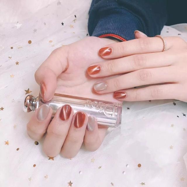 自然的猫眼美甲，超闪的猫眼美甲，美爆了！