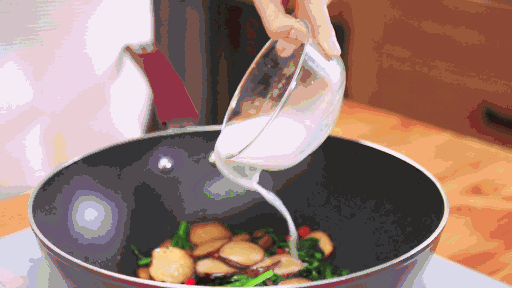 挂糊用什么淀粉，勾芡挂糊用土豆淀粉还是玉米淀粉