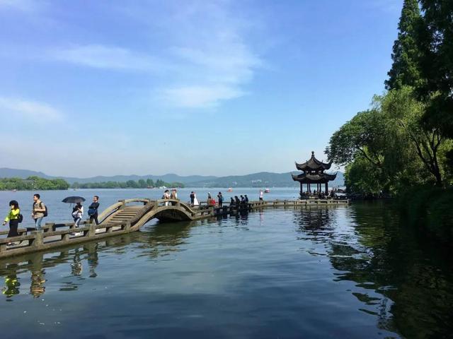 钱江新城实验学校，杭州小学学区排名（杭州各区顶流公办初中大PK）