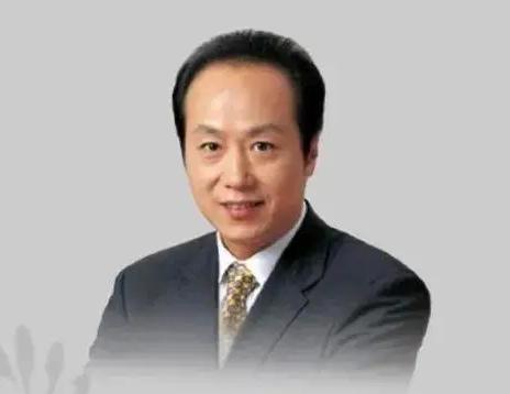 罗京追悼会全部过程，在罗京葬礼上哭到昏厥的妻子