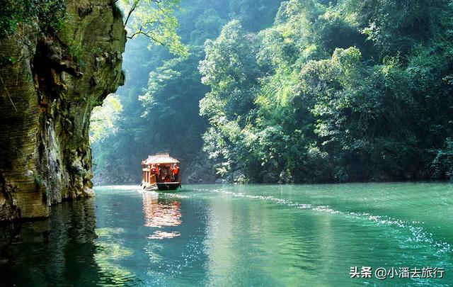 三峡游黄金号游轮报价，三峡旅游船三人升层要加多少钱？