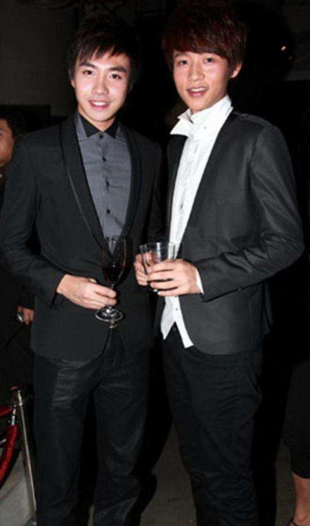 俞灏明魏晨唱歌，魏晨为俞灏明送生日祝福