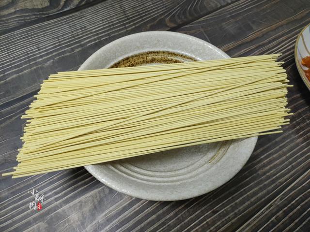 武汉热干面的做法，正宗武汉热干面酱料做法（街边5块钱一碗的热干面）